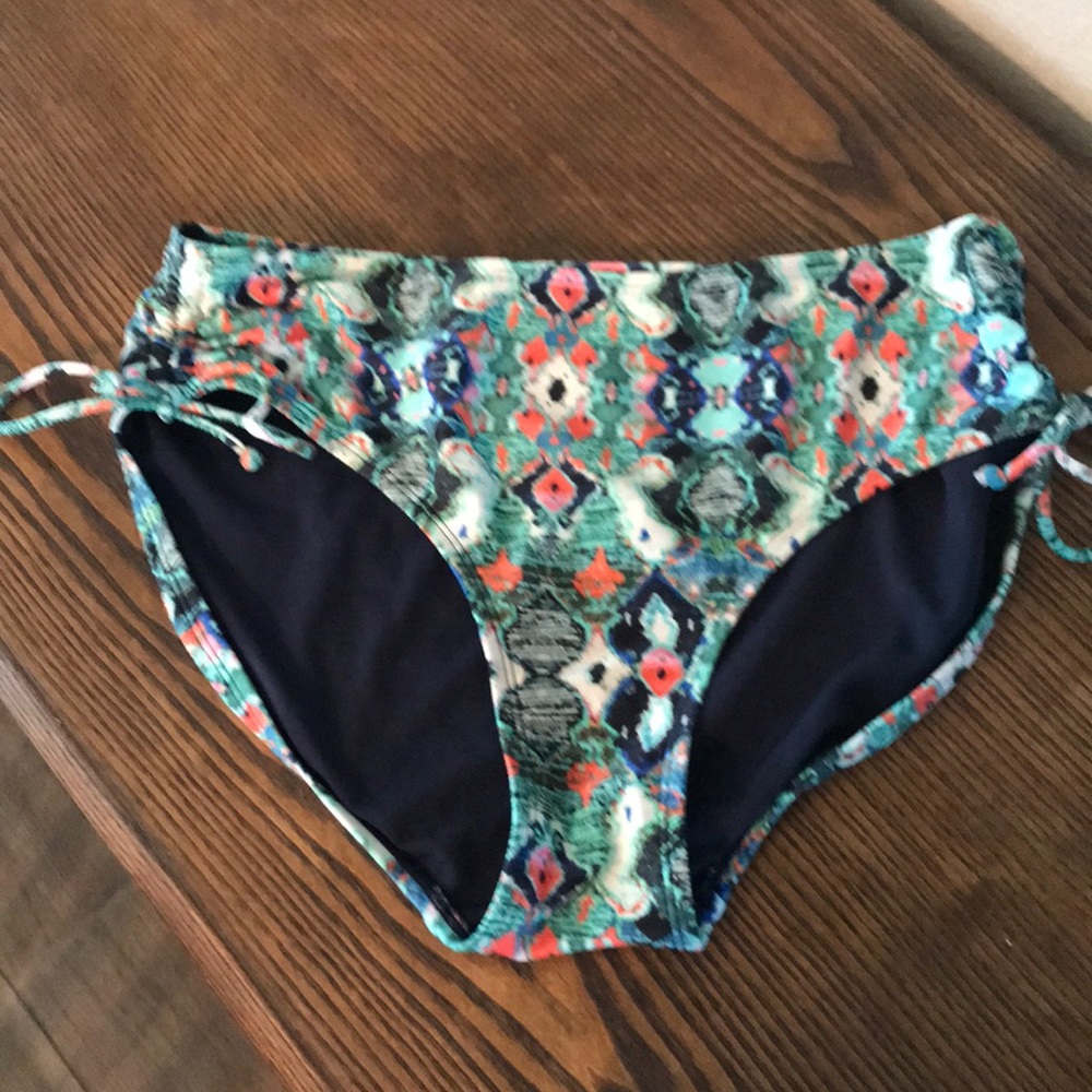 Athleta patterned shorts